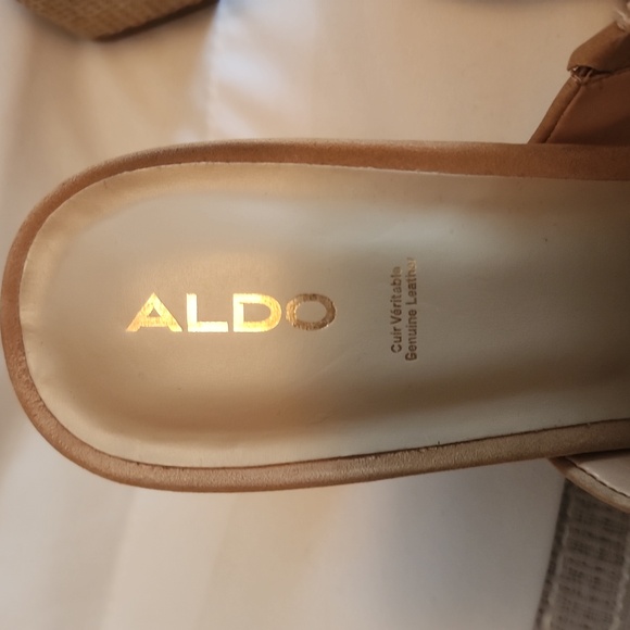 Aldo Sandles - Picture 5 of 6